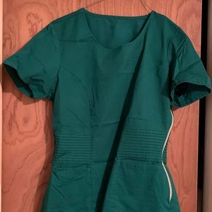 Jaanuu Hunter Green Pintuck Scrub Top